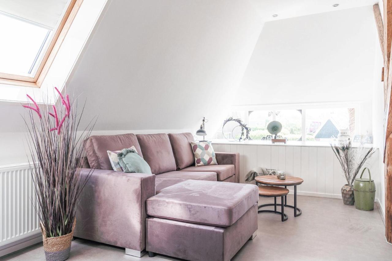 99 Lifestyle Suite Zwaag Εξωτερικό φωτογραφία