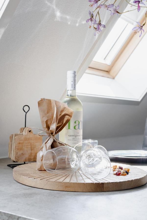 99 Lifestyle Suite Zwaag Εξωτερικό φωτογραφία